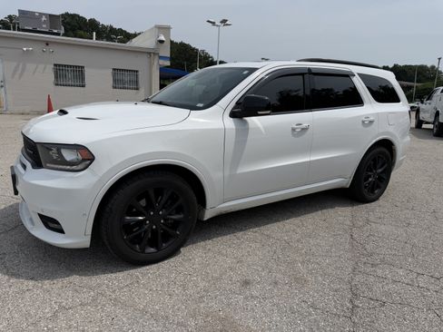 Used 2018 Dodge Durango R/T w/ Technology Group AWD/4WD image 3