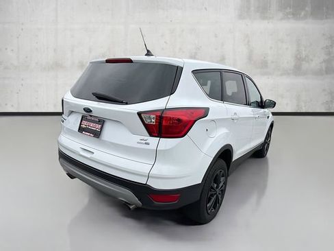 Used 2019 Ford Escape SE image 5