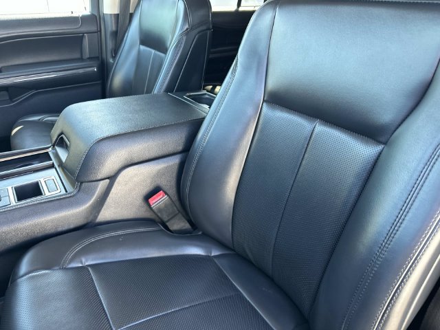Used 2022 Ford Expedition XLT RWD image 5