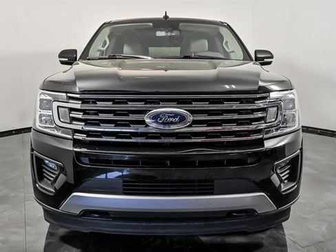Used 2018 Ford Expedition Max XLT w/ Equipment Group 202A AWD/4WD image 4