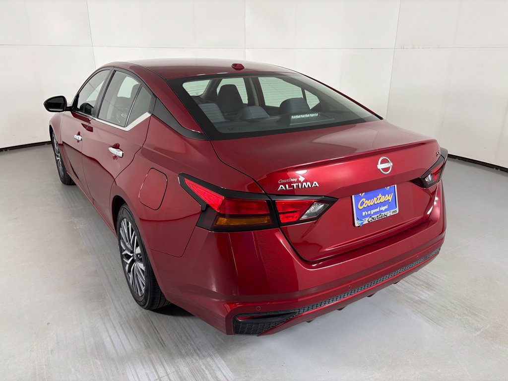 Used 2024 Nissan Altima 2.5 SV FWD image 6
