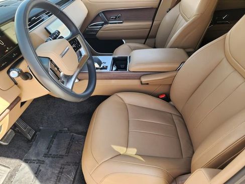 Used 2025 Land Rover Range Rover SE image 17