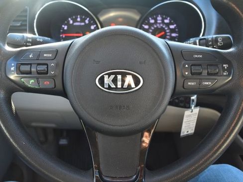 Used 2016 Kia Sedona LX w/ Option Group 020 image 22