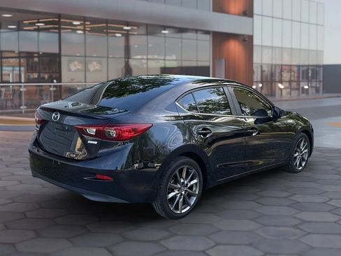Used 2018 MAZDA MAZDA3 Touring image 12