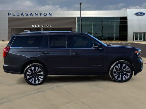 New 2025 Ford Expedition Platinum w/ Driver's Package AWD/4WD image 6