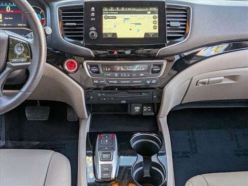 Used 2021 Honda Pilot Touring image 12