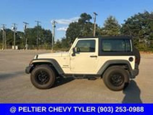 Used 2016 Jeep Wrangler Sport w/ Quick Order Package 24S AWD/4WD image 4
