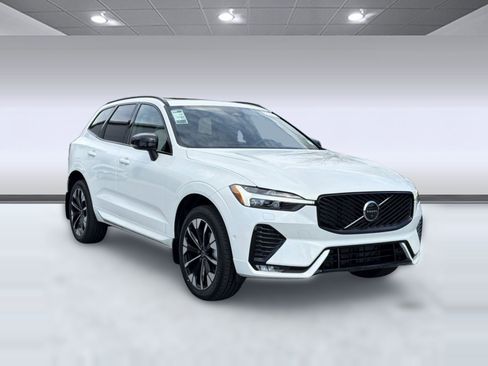 New 2026 Volvo XC60 B5 Plus w/ Climate Package image 7