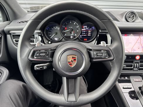 Certified 2025 Porsche Macan AWD/4WD image 15