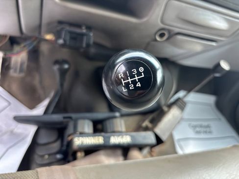 Used 1999 Ford F550 4x4 Regular Cab Super Duty image 6