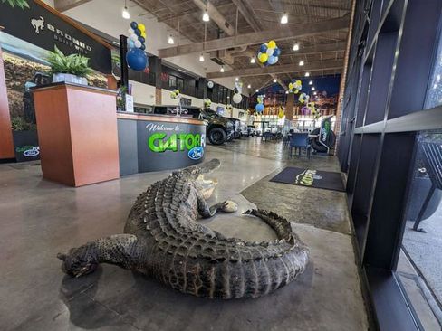 Used 2020 GMC Terrain SLE w/ Driver Convenience Package FWD image 34