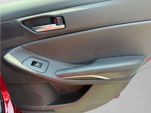 Used 2019 Toyota Avalon XLE image 35