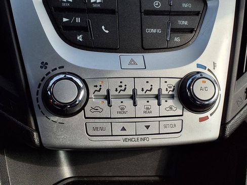 Used 2017 Chevrolet Equinox LS FWD image 24