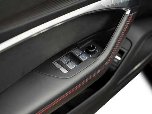 Used 2022 Audi RS 7 Sportback AWD/4WD image 64