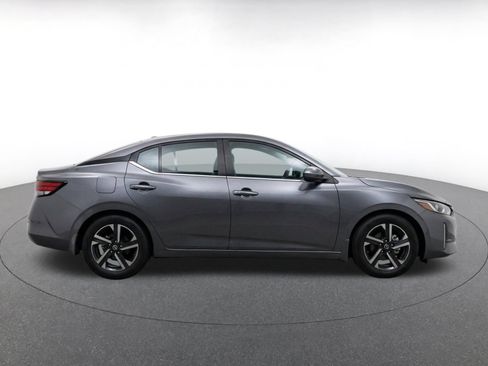 Used 2025 Nissan Sentra SV FWD image 8