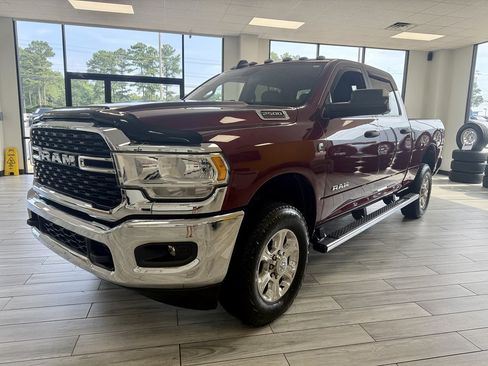 Used 2022 RAM 2500 Big Horn AWD/4WD image 3