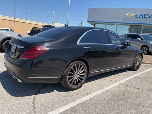 Used 2018 Mercedes-Benz S 560 Sedan image 3
