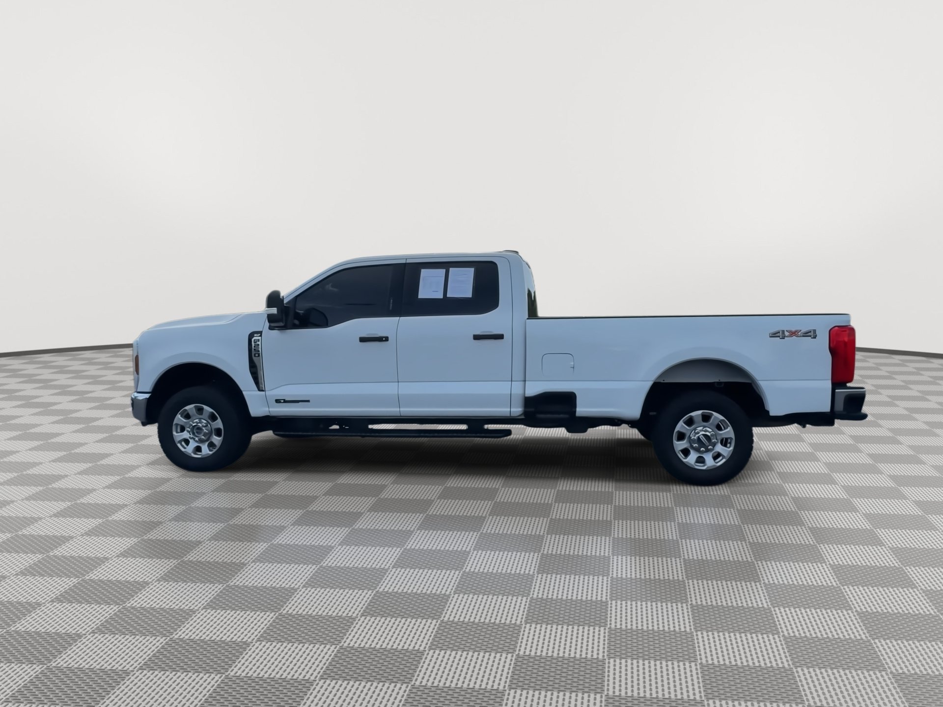 Used 2024 Ford F250 XLT AWD/4WD image 5