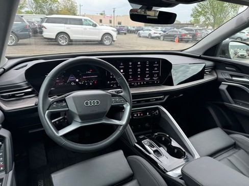 Certified 2025 Audi Q5 Premium Plus w/ Premium Plus AWD/4WD image 17