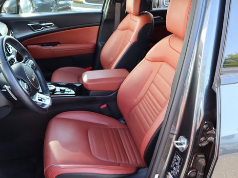 Used 2023 Kia Sportage SX Prestige image 16