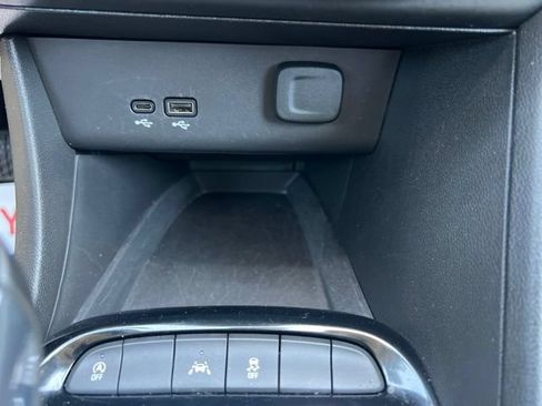 Used 2025 Buick Encore GX Preferred FWD image 18