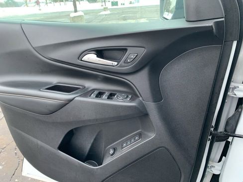 Used 2020 Chevrolet Equinox Premier image 17