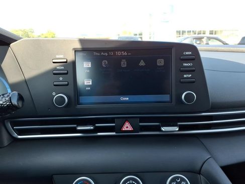 Used 2025 Hyundai Elantra SE FWD image 15