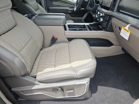New 2026 Ford F350 Platinum w/ Platinum Plus Package AWD/4WD image 10