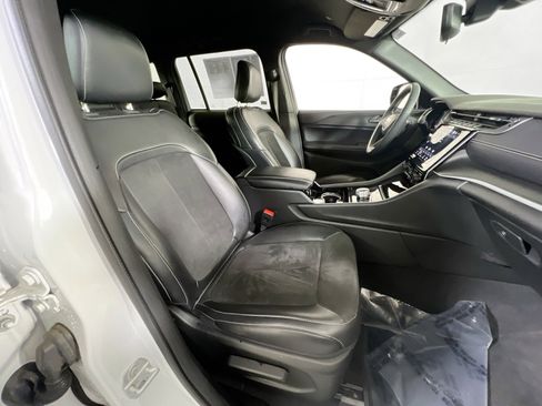 Used 2023 Jeep Grand Cherokee Altitude image 26