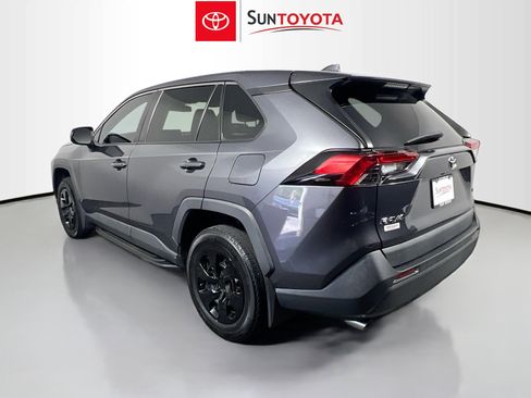 Used 2022 Toyota RAV4 LE FWD image 6