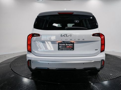 Used 2024 Kia Telluride LX image 7