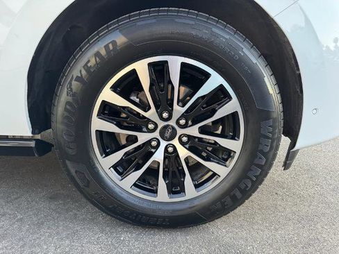 Certified 2025 Ford Expedition Platinum image 14