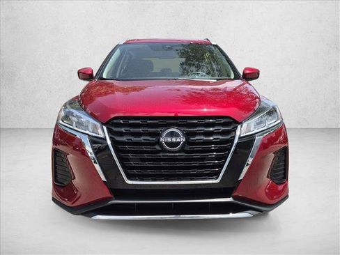 Certified 2023 Nissan Kicks SV FWD image 2
