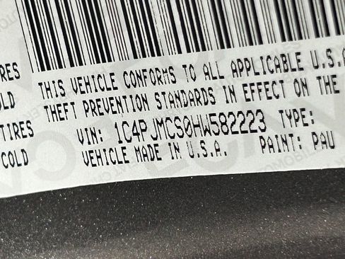 Used 2017 Jeep Cherokee Latitude w/ Comfort/Convenience Group image 40