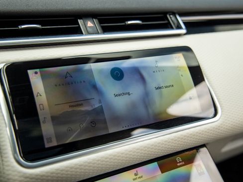 Used 2023 Land Rover Range Rover Velar R-Dynamic S image 26