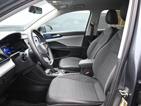 Used 2022 Volkswagen Taos SE FWD image 14