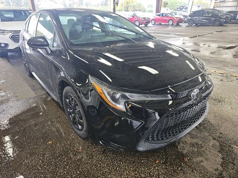 Used 2020 Toyota Corolla LE image 4