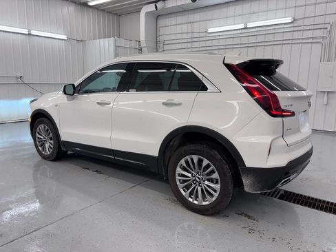 Used 2024 Cadillac XT4 Premium Luxury w/ Technology Package FWD image 3