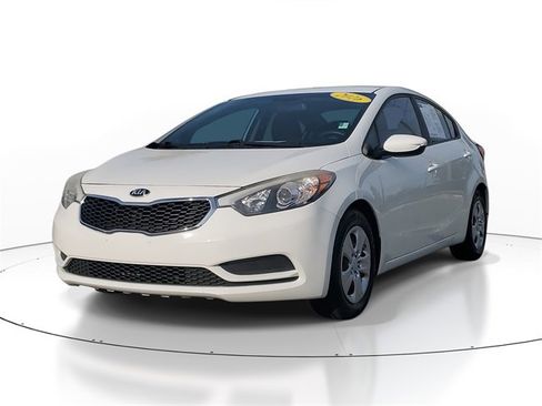 Used 2016 Kia Forte LX image 2
