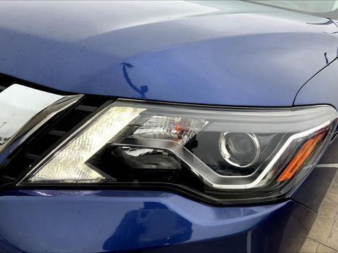 Used 2020 Nissan Pathfinder SV FWD image 24