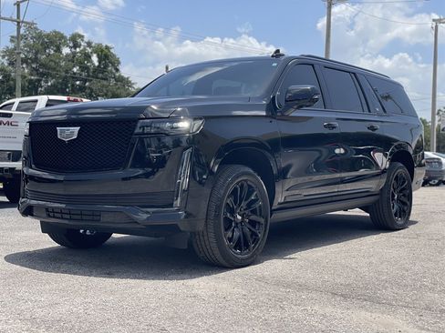 Used 2021 Cadillac Escalade ESV Sport w/ Driver Assist Tech Package AWD/4WD image 10