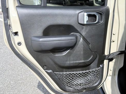 Used 2022 Jeep Wrangler Unlimited Sport AWD/4WD image 12