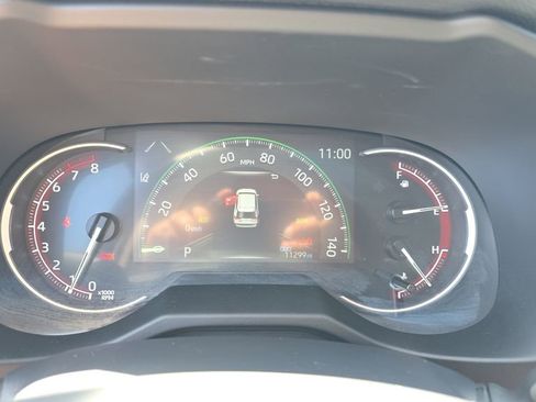 Used 2025 Toyota RAV4 XLE w/ Convenience Package FWD image 22