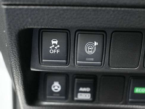 Used 2017 Nissan Rogue Sport SV w/ SV Premium Package image 15