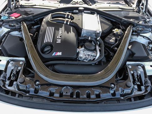 Used 2019 BMW M4 Coupe w/ Executive Package RWD image 24