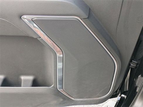 Used 2022 Chevrolet Silverado 1500 LT w/ Convenience Package II image 13