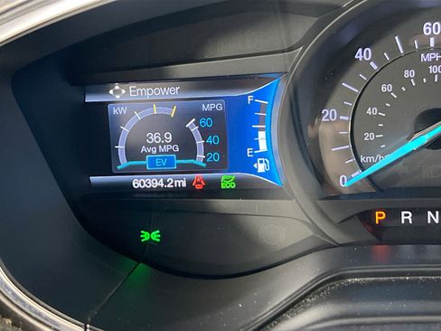 Used 2019 Ford Fusion SE FWD image 12