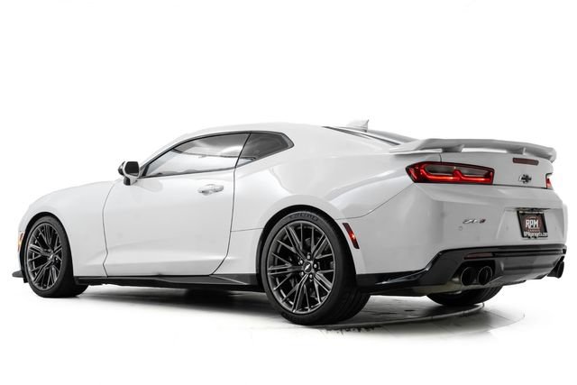 Used 2018 Chevrolet Camaro ZL1 RWD image 10