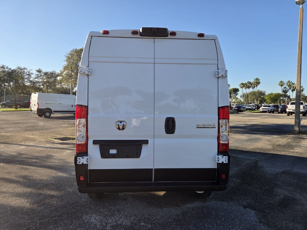 Used 2025 RAM ProMaster 2500 w/ Convenience Group FWD image 7