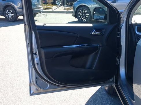 Used 2019 Dodge Journey SE w/ Connectivity Group image 15